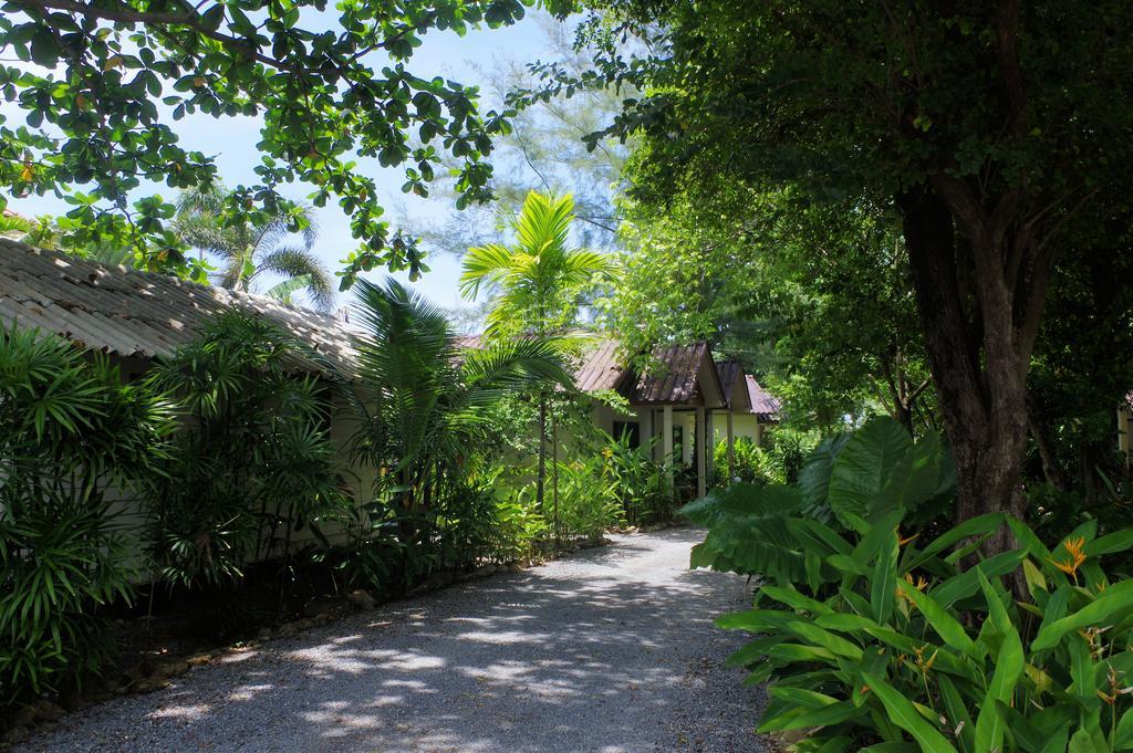 Thai House Beach Resort Koh Lanta Exterior photo