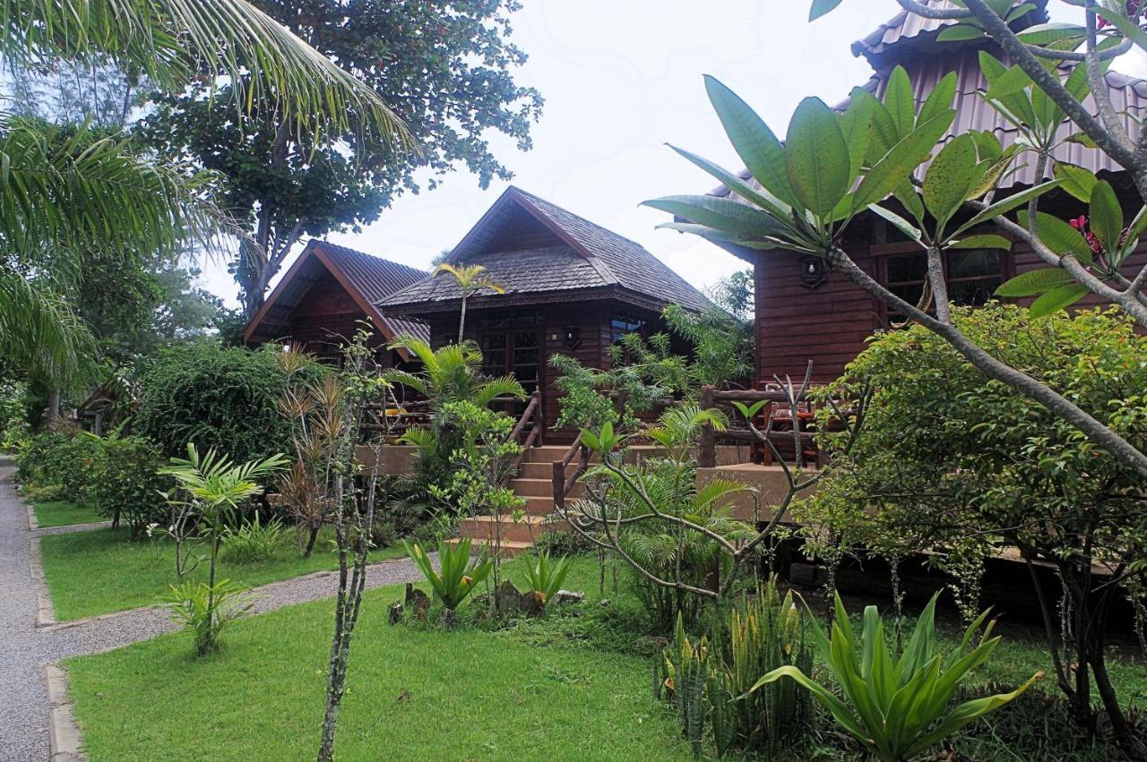 Thai House Beach Resort Koh Lanta Exterior photo