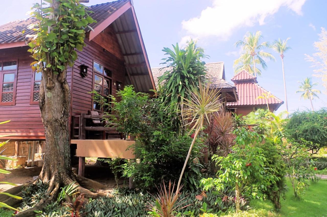 Thai House Beach Resort Koh Lanta Exterior photo