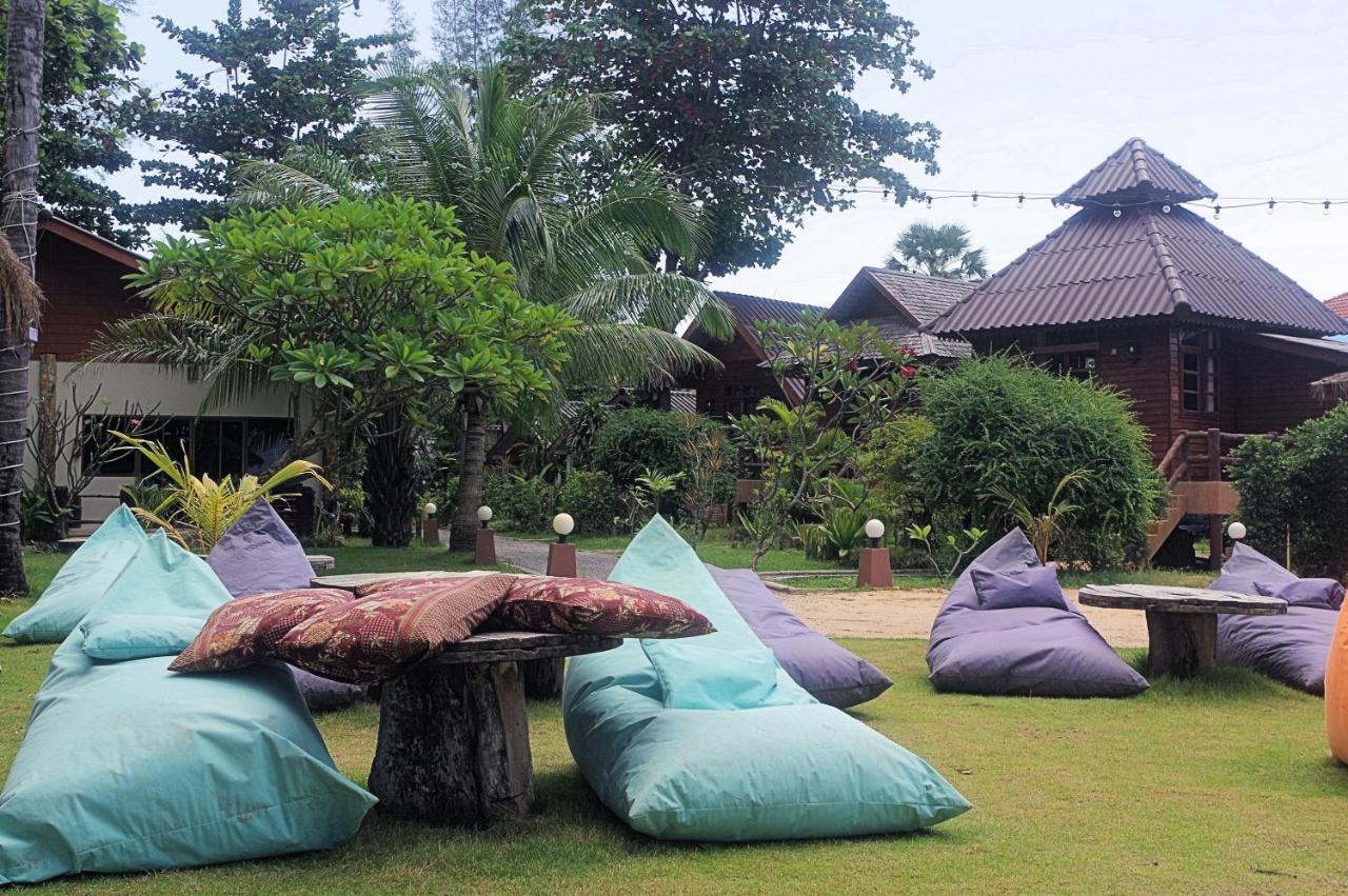 Thai House Beach Resort Koh Lanta Exterior photo