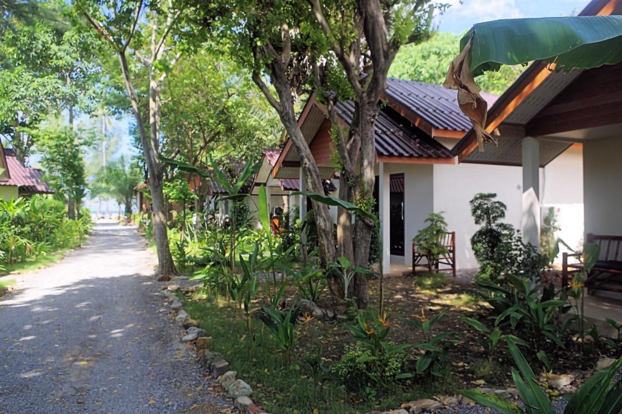 Thai House Beach Resort Koh Lanta Exterior photo
