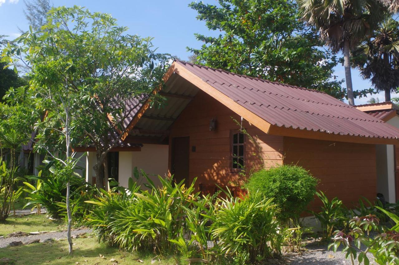Thai House Beach Resort Koh Lanta Exterior photo