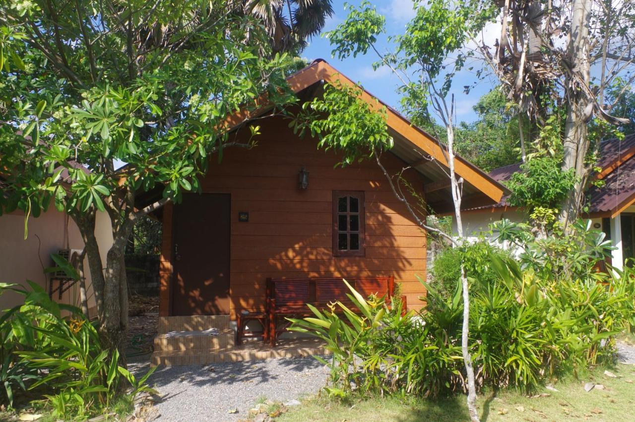 Thai House Beach Resort Koh Lanta Exterior photo